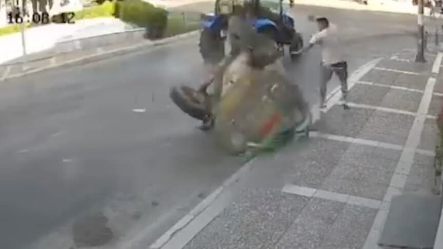İzmir'de yaya, traktörden kopan tankerin altında kalmaktan son anda kurtuldu