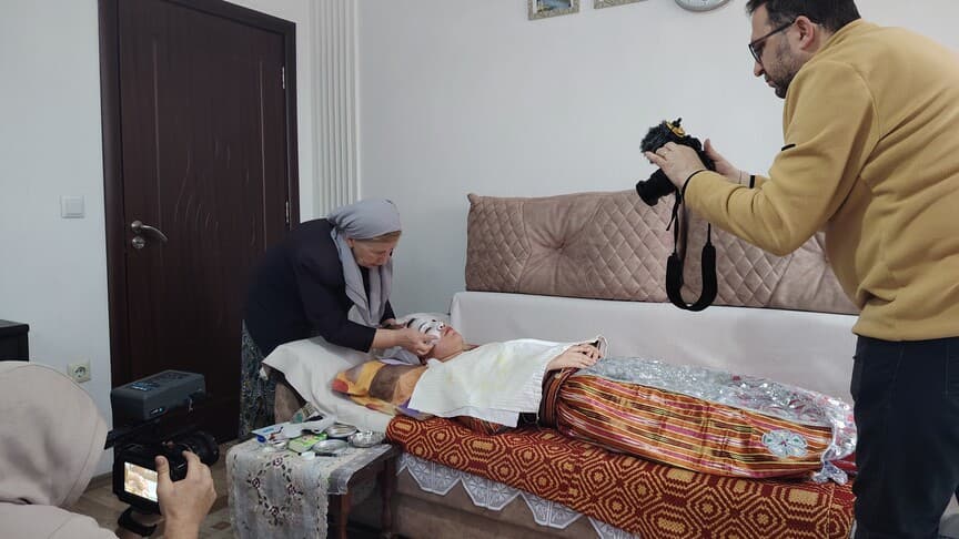 Nazarın Renkleri, Balkanlar'daki gelin yüzü boyama geleneğini filmle tanıtıyor
