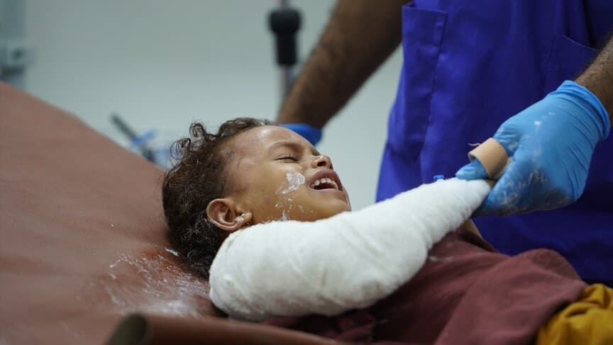 Husiler, Yemen'in Marib ve Muha kentlerine saldırı gerçekleştirdi