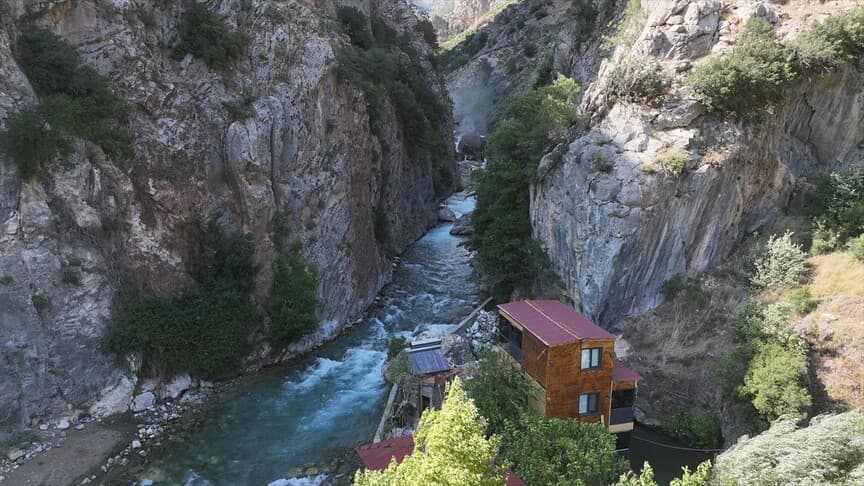 Kapuzbaşı Şelaleleri, yerel halk için turizm geliri sağlıyor