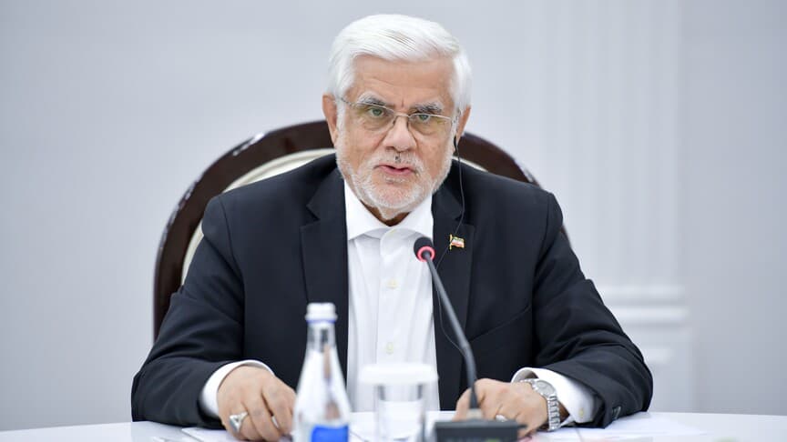 İran Cumhurbaşkanı Yardımcısı Arif, düşmanın kültürel darbe planladığını söyledi