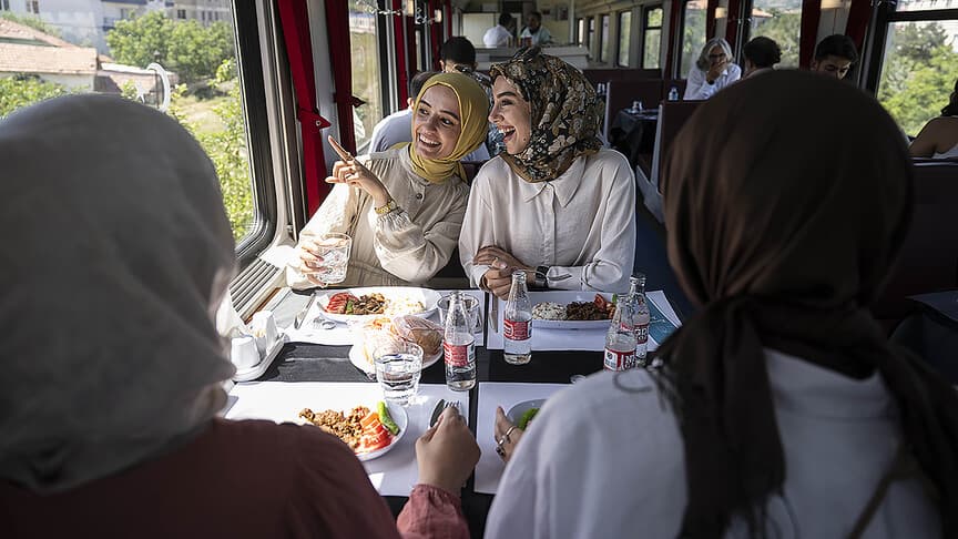 TCDD, 7 ana hat treninin yemekli vagonları için ihale açacak