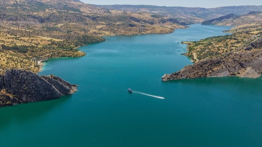 Çevre dostu tekne ile 4 ilin doğal güzellikleri keşfediliyor
