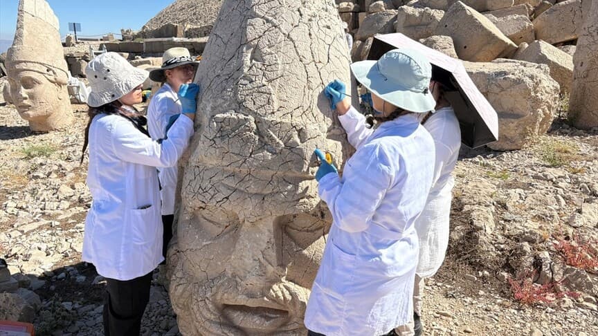 Nemrut Dağı'nda koruma çalışmaları devam ediyor