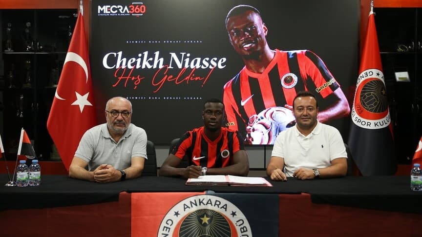 Gençlerbirliği, Cheikh Niasse'yi kiralık olarak kadrosuna kattı
