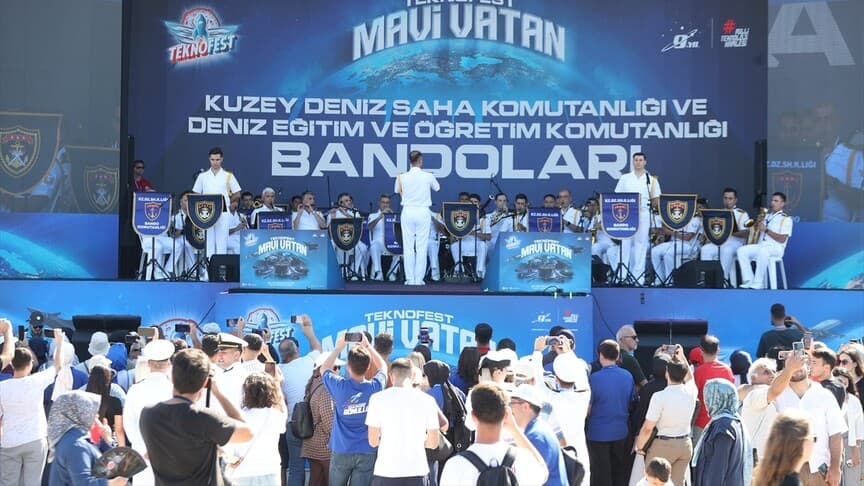 Askeri bando TEKNOFEST Mavi Vatan'da konser gerçekleştirdi