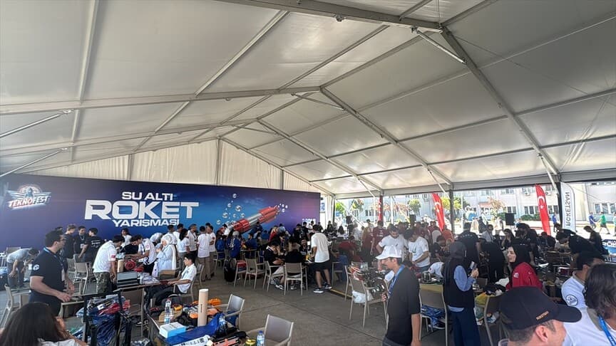 TEKNOFEST Mavi Vatan'da gençler su altı roketleriyle yarışıyor