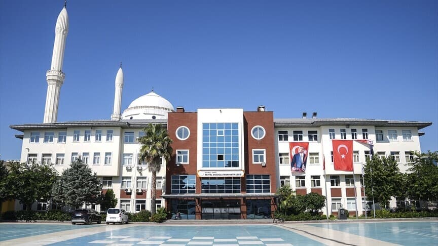 Kartal Anadolu İmam Hatip Lisesi, YKS'de başarı gösterdi