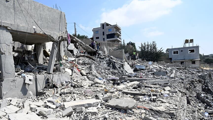 BM: İsrail, Lübnan'da 3 günde 9 hava saldırısı ve 265 füze attı