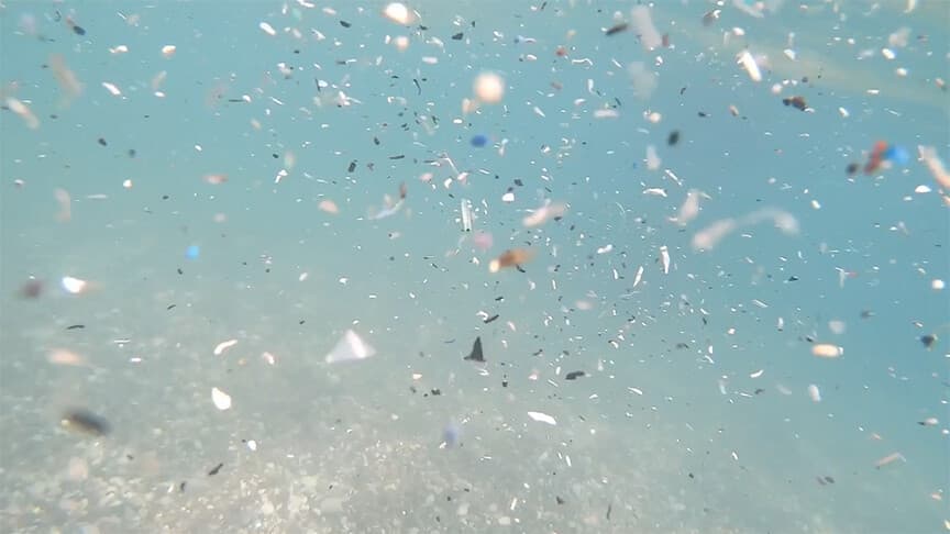Güney rüzgarları Akdeniz kıyılarında plastik atık birikimine yol açıyor