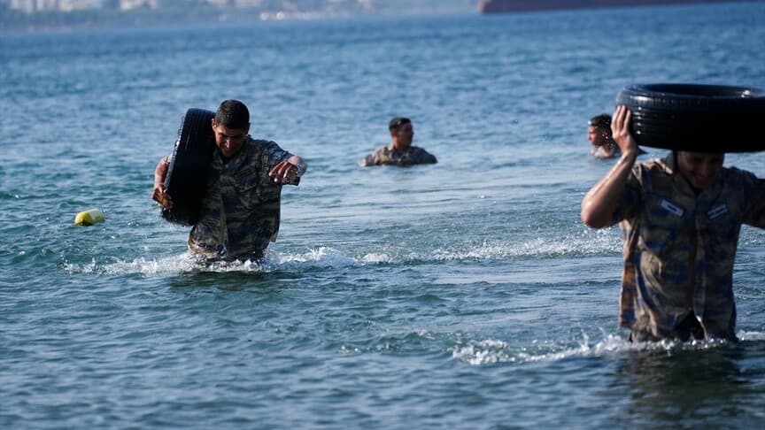 Hava astsubayları yaz kampında askeri becerilerini geliştiriyor