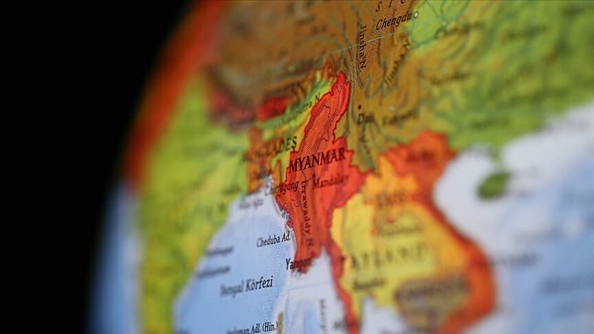 Myanmar'da ordunun hava saldırısında Budist manastırında 14 kişi hayatını kaybetti