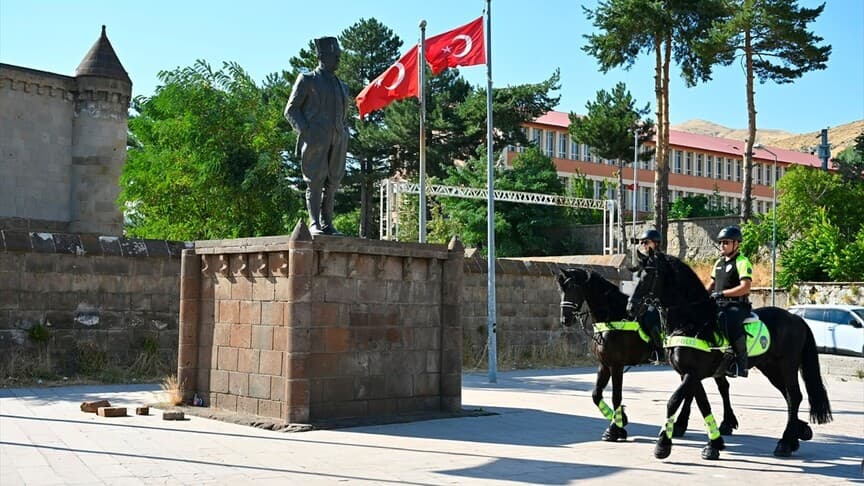 Atlı Polis Birliği, Malazgirt Zaferi etkinlikleri için Bitlis'te devriye yaptı