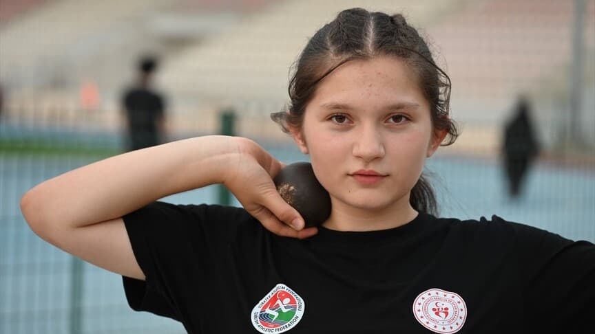 Elfinay Kama, atletizmde iki yıl üst üste Türkiye şampiyonu oldu