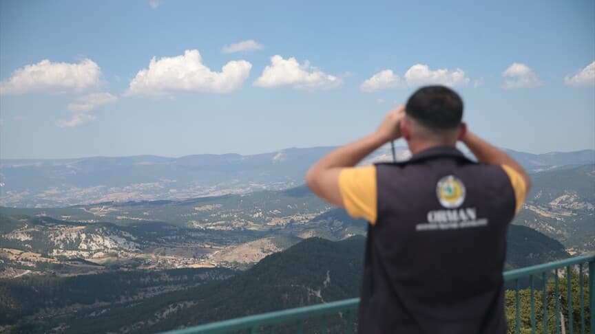 Bolu ve Düzce'deki 656 bin hektar orman 24 saat izleniyor