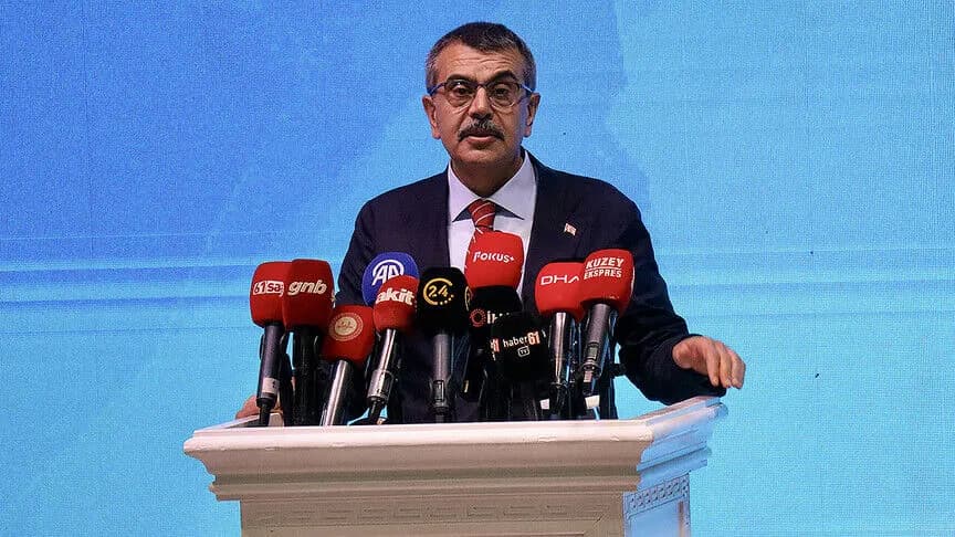 Bakan Tekin: Okullarda demokrasi ve insan hakları etkinlikleri yapılacak