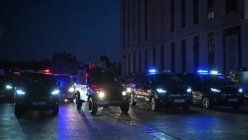İstanbul'da yeni nesil suç örgütlerine yönelik operasyonda 178 kişi adliyeye sevk edildi