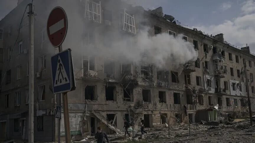 Rusya, Ukrayna'daki askeri lojistik merkezi ve gemiyi vurdu