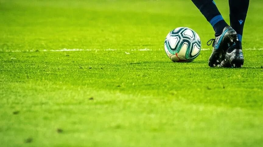 Brentford, Chelsea'yi 3-0 yenerek Londra derbisini kazandı