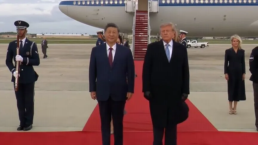 Trump, Şi'yi Washington'da havaalanında karşıladı