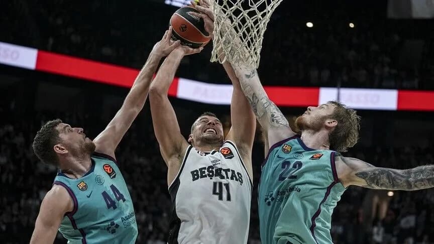 Beşiktaş, Barcelona'ya karşı 95-82 yenildi