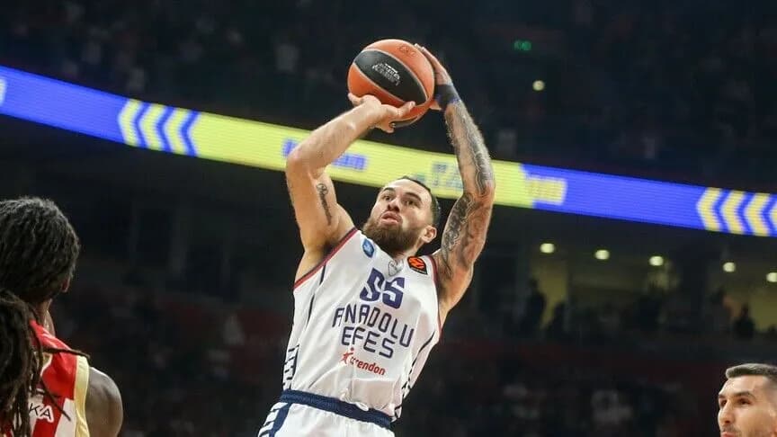 Mike James, Anadolu Efes'te 7-9 ay sakat kalacak