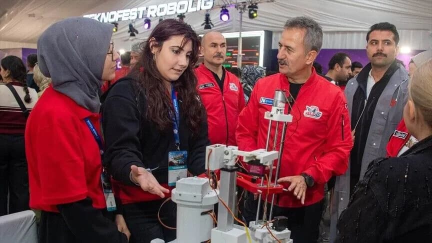 Görgün, TEKNOFEST'te genç mühendislerin önemini vurguladı