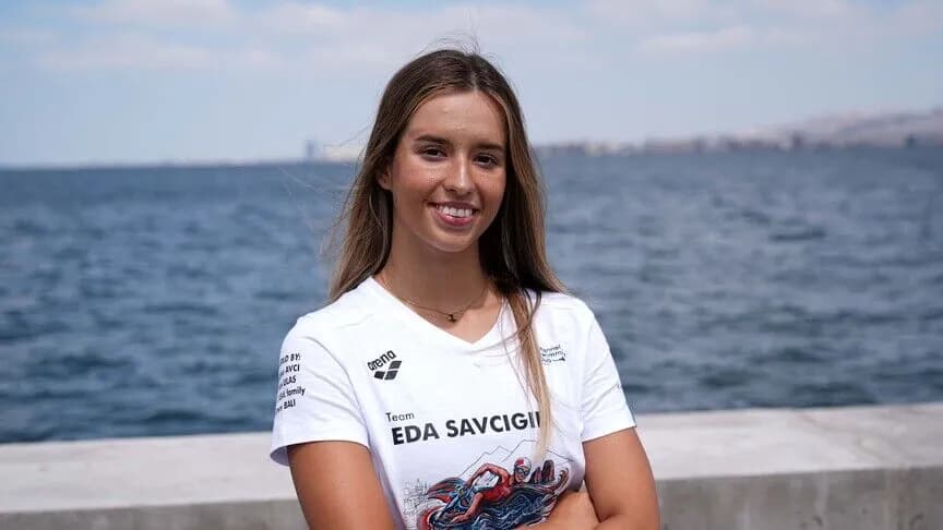 Eda Savcıgil, Catalina Kanalı'nı çifte rekorla tamamladı