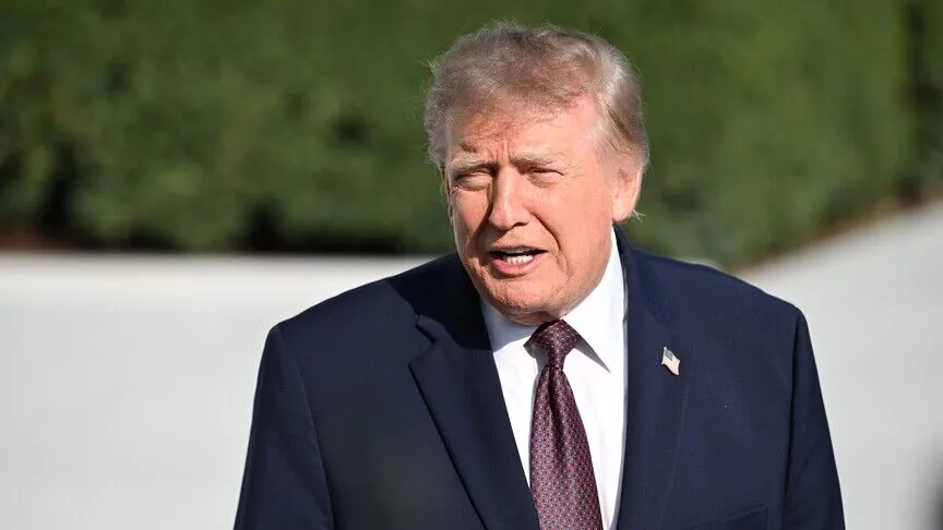 Trump, İran'la ilgili karar aşamasında olduğunu açıkladı