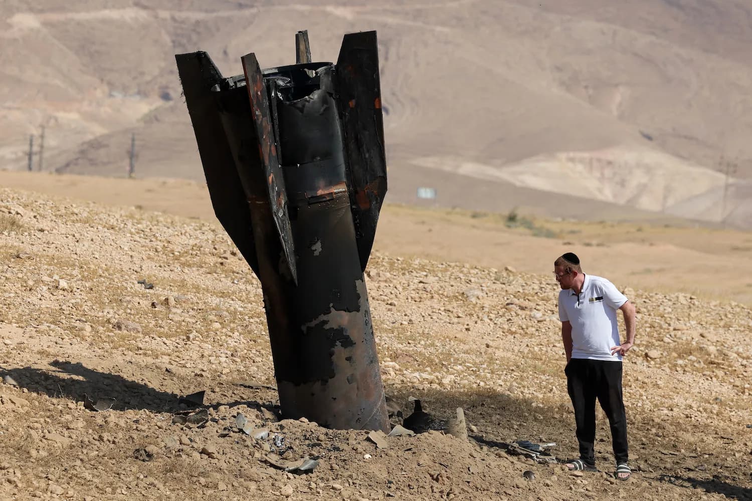 Iran and Israel De-escalate Tensions Following Exchange of Fire