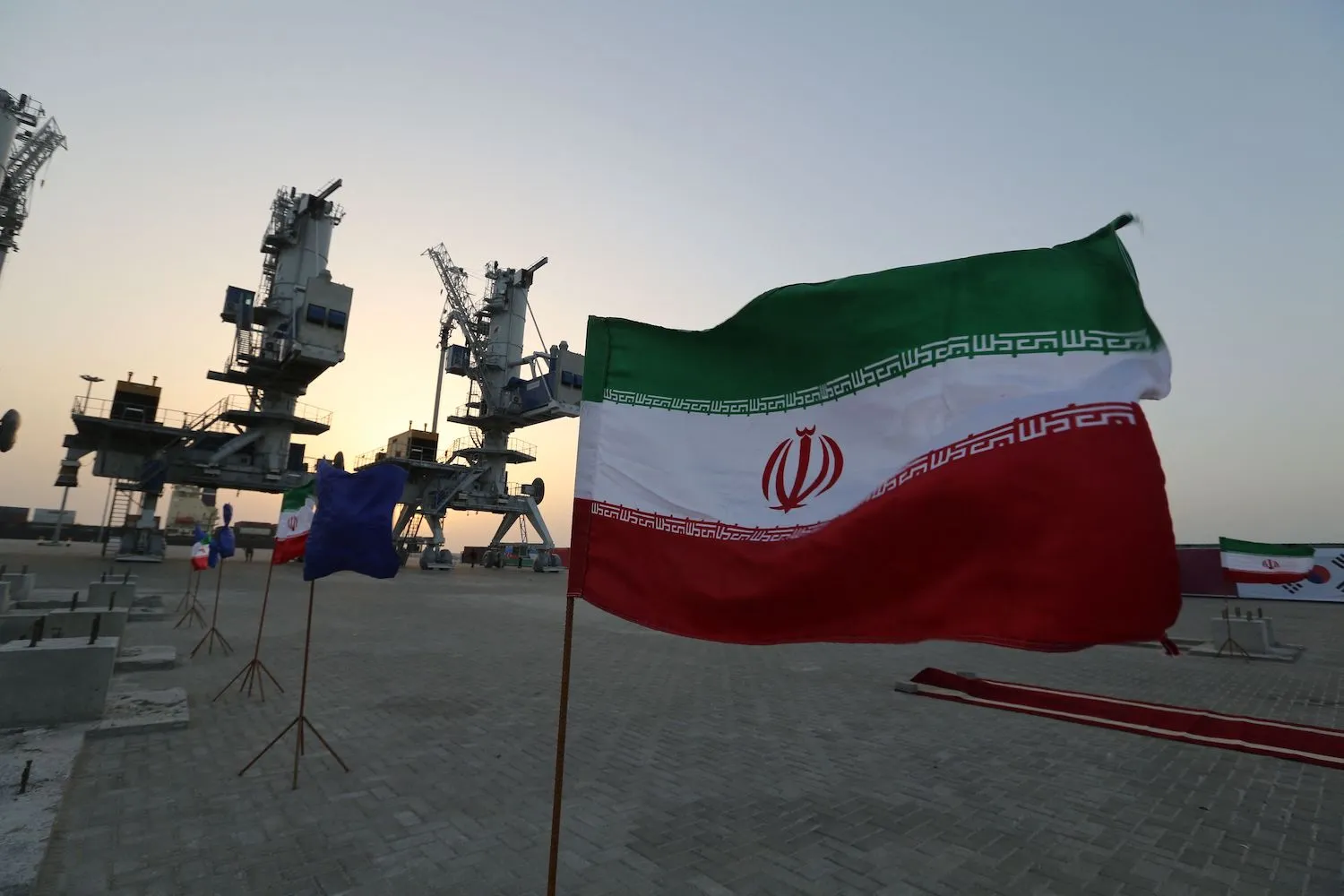 U.S. and Iranian Forces Attack Civilian Infrastructure Amid Ongoing Conflict