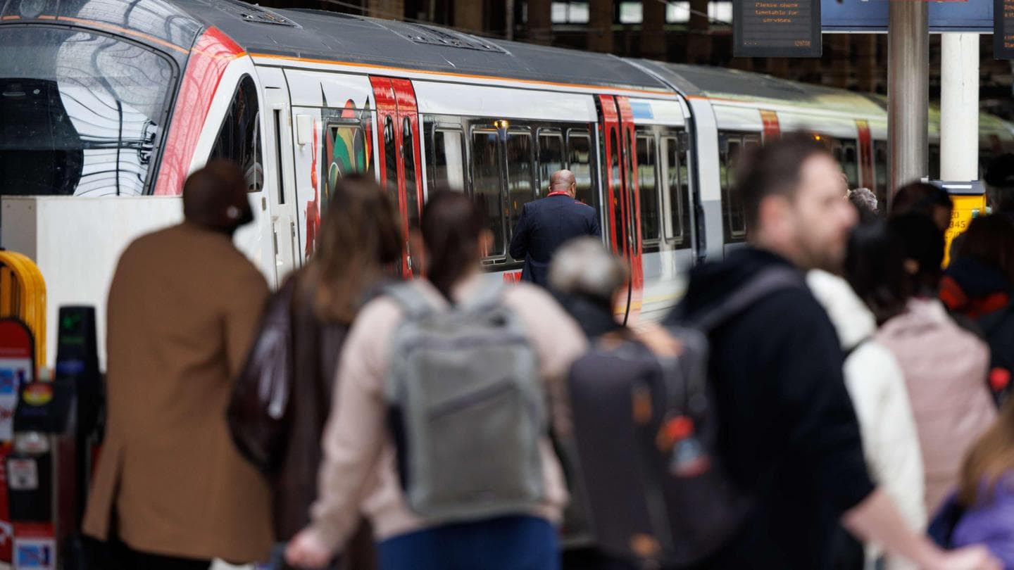 Sinkholes near Purley station disrupt Gatwick train services