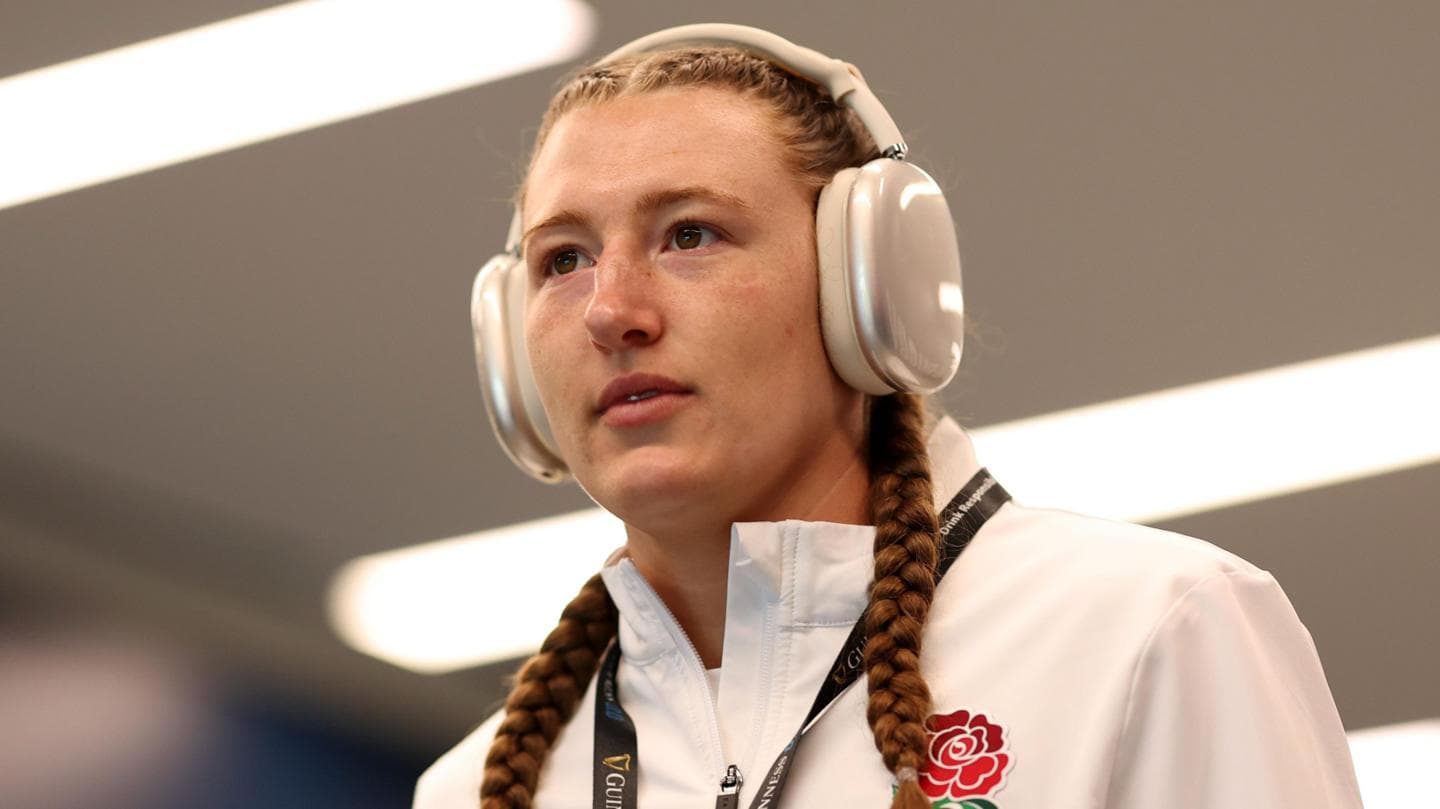 Sing returns as Red Roses rejig back three against Italy