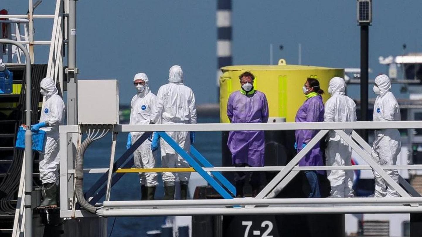 Cruise Ship Affected by Hantavirus Outbreak Arrives in Rotterdam