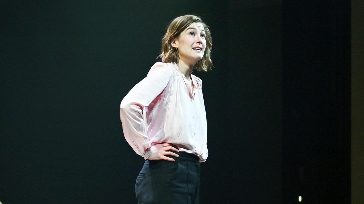 Rosamund Pike Addresses Audience Member for Texting During Performance