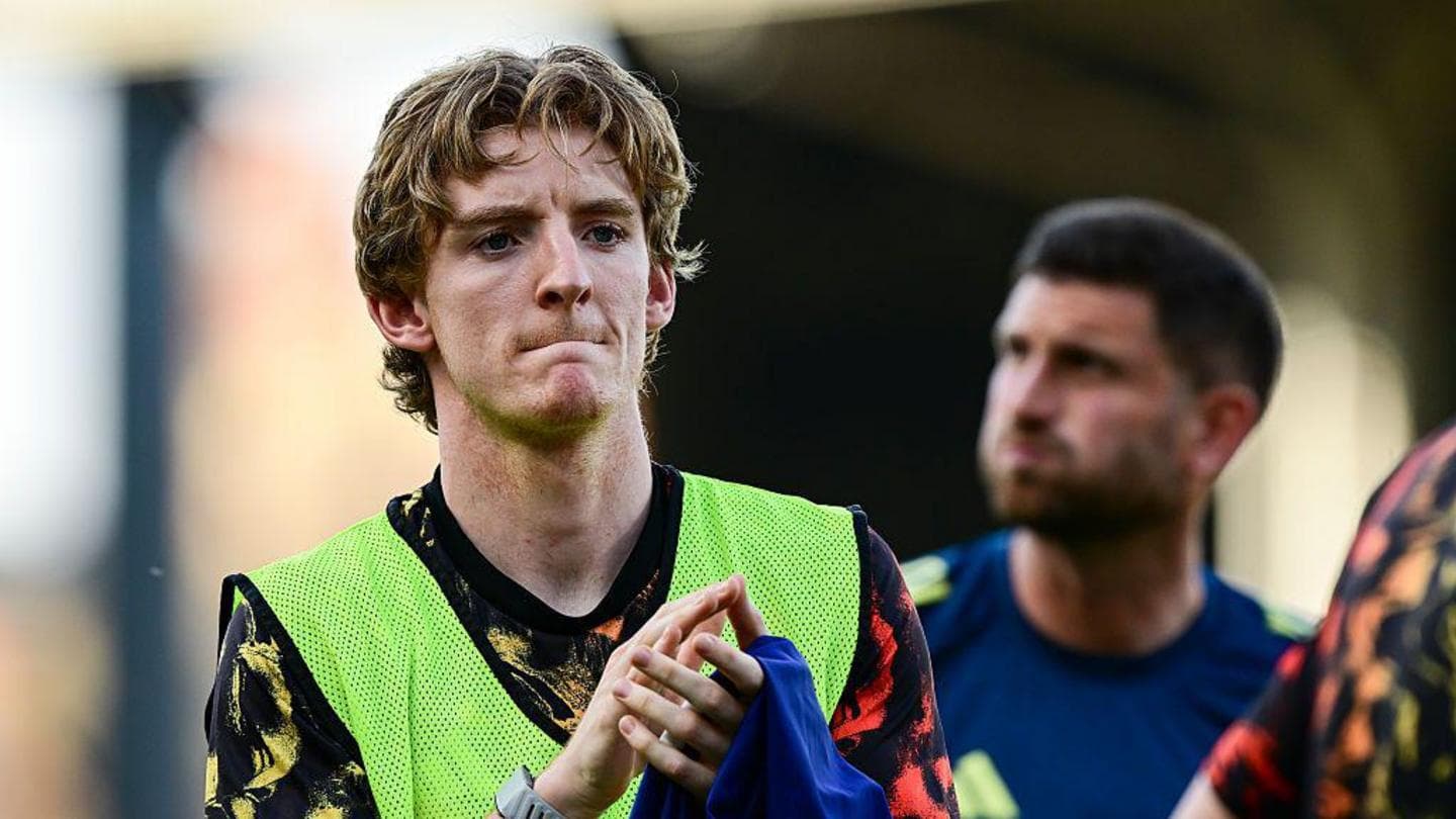 Barcelona Negotiates with Newcastle for Forward Anthony Gordon