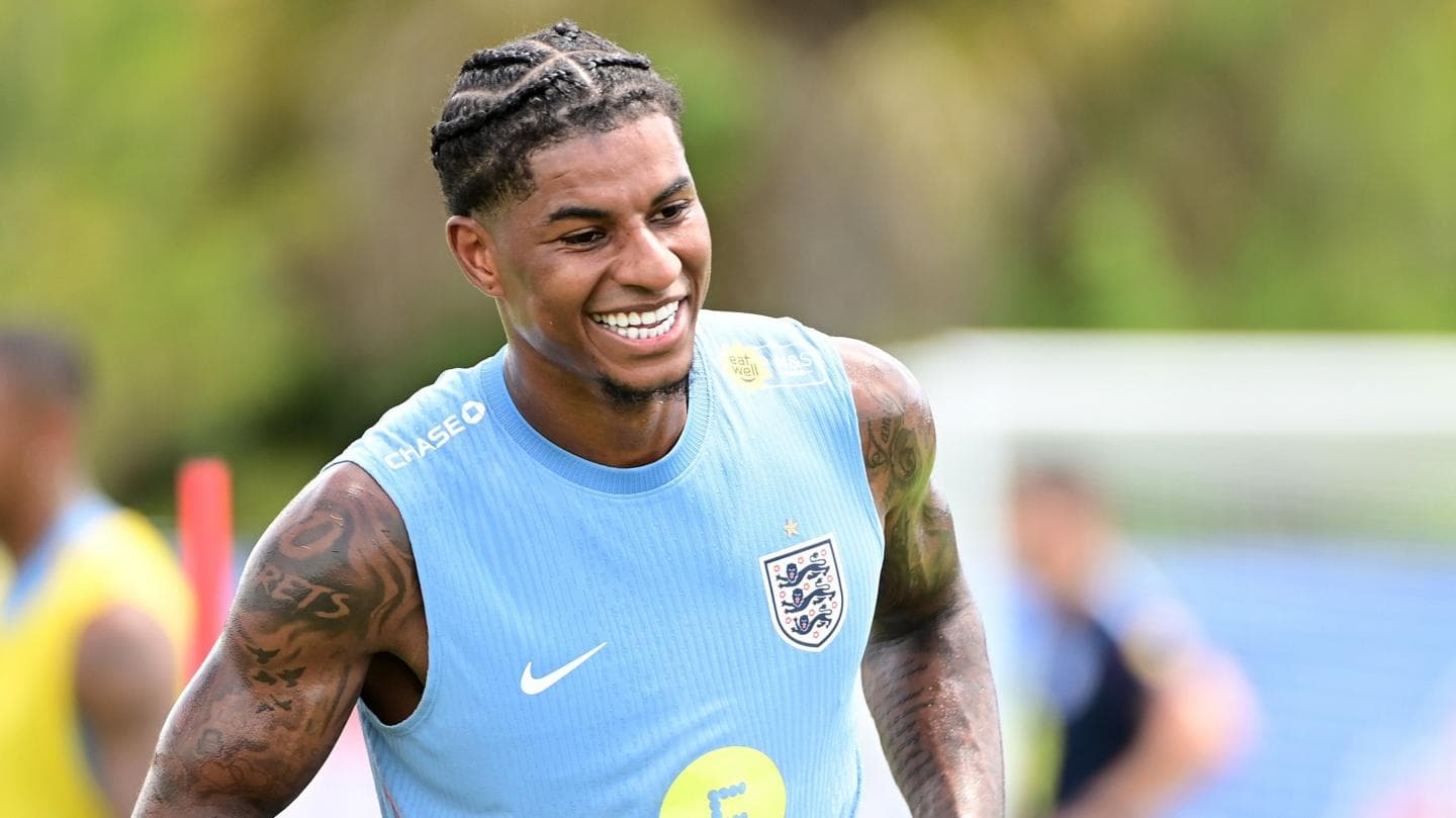 Barcelona opts not to sign Marcus Rashford, raising questions about his future.