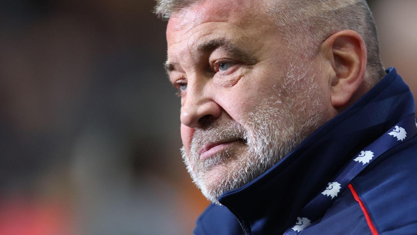 England coach Wane steps down in World Cup year