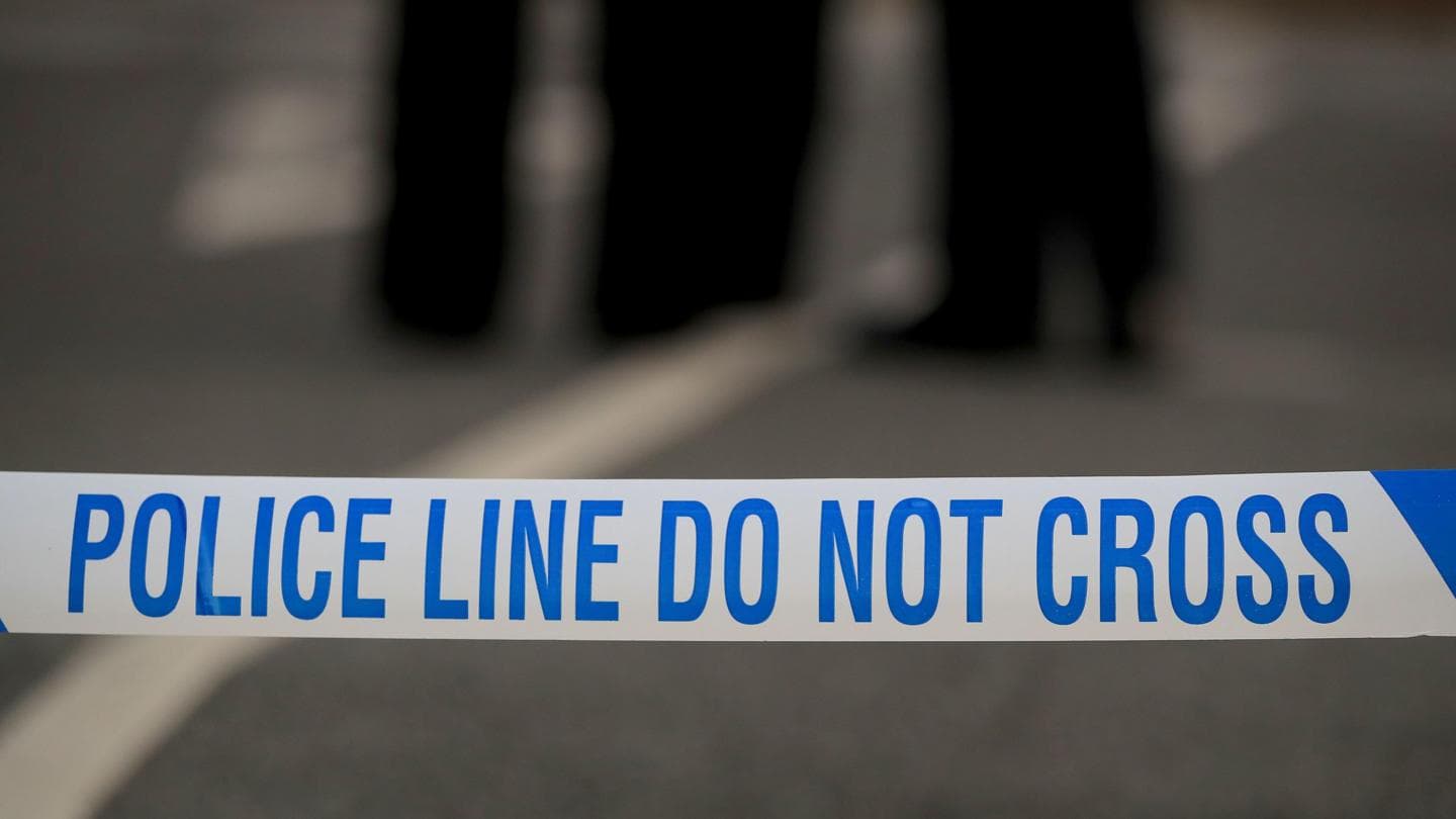 Seventeen-Year-Old Fatally Stabbed in South London, Murder Inquiry Underway