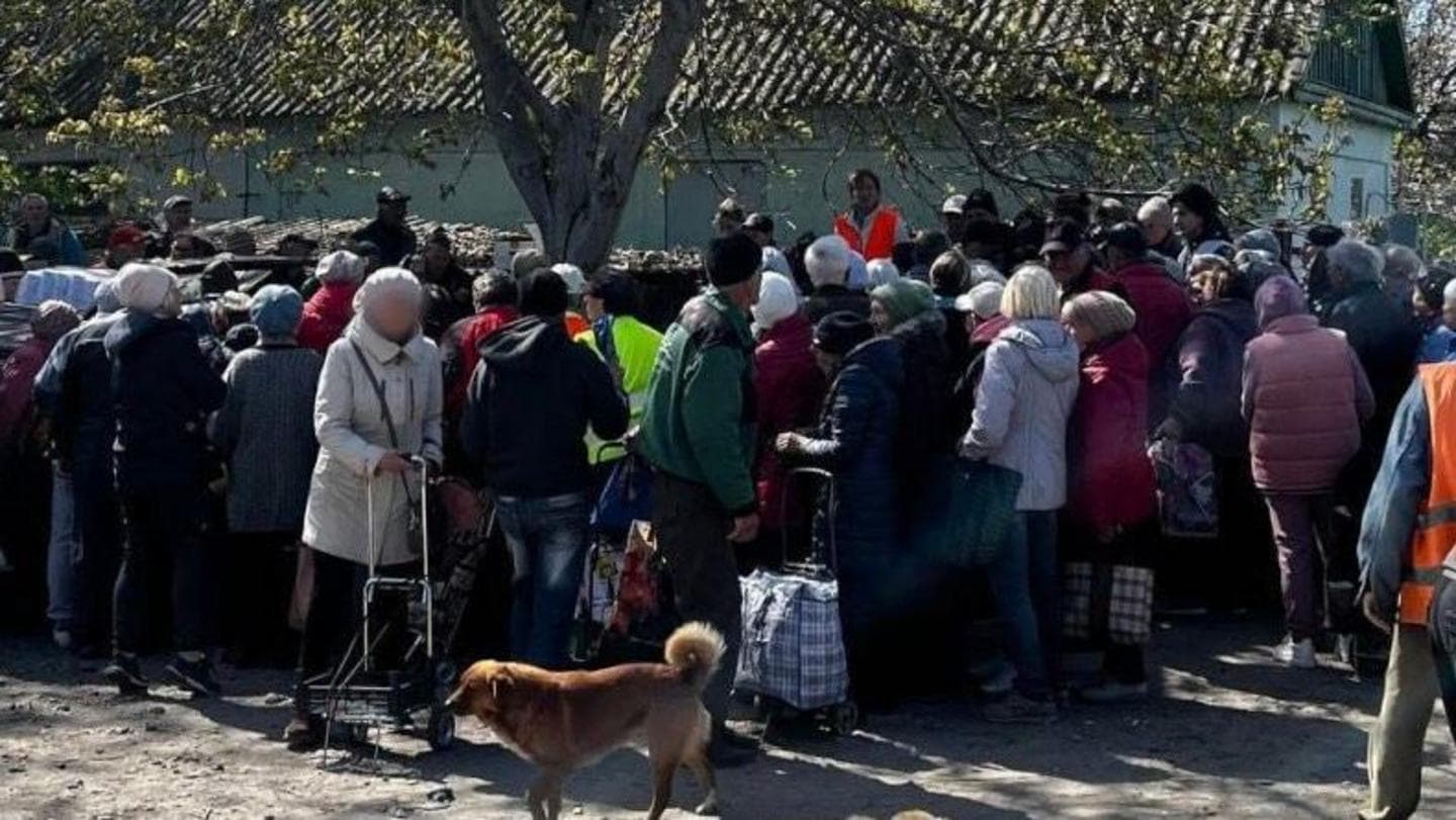 To stay or risk the 'Road of Death' - Ukrainian civilians trapped in frontline city
