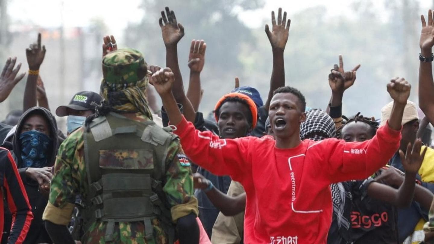 Man shot during protests in Kenya against US Ebola quarantine facility