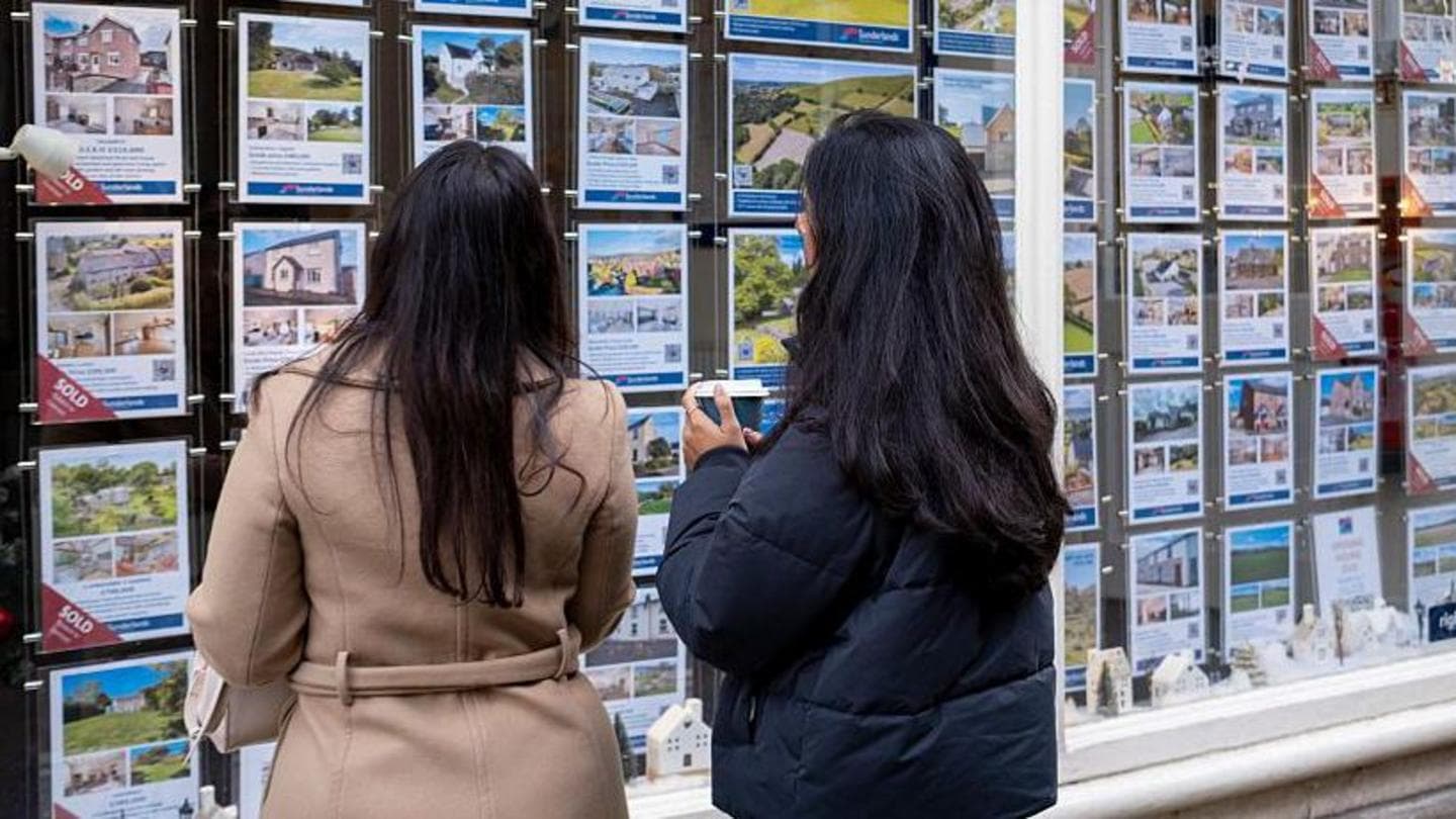 UK house prices fall as Iran war uncertainty dampens demand