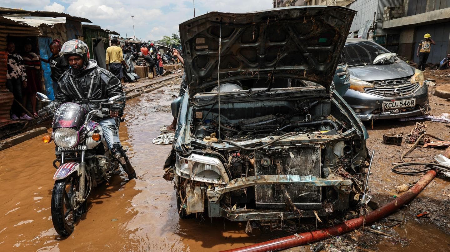 Severe flooding kills 62 in Kenya, as heavy rains continue
