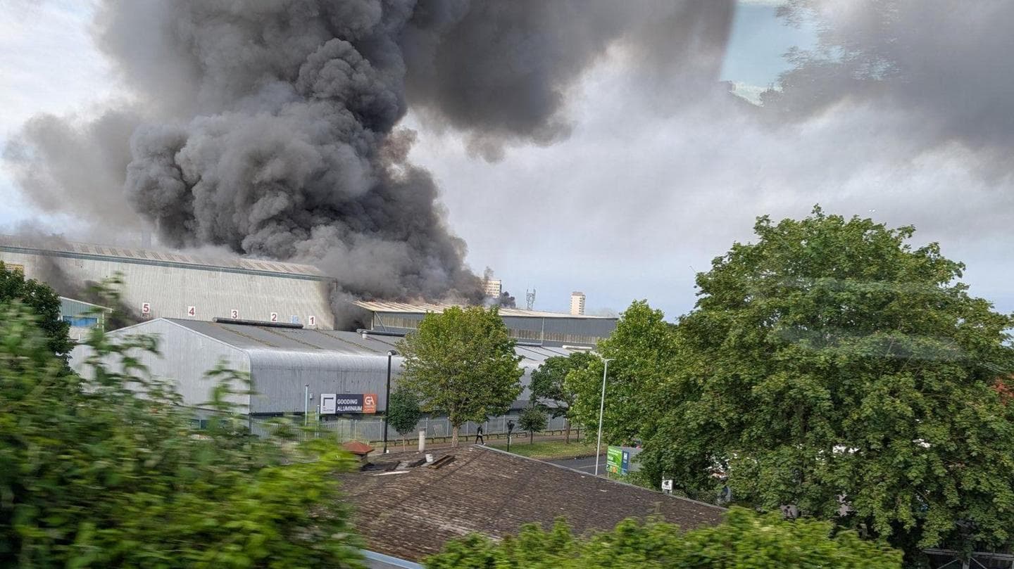 Fire at Recycling Centre Disrupts Rail Services in the Area