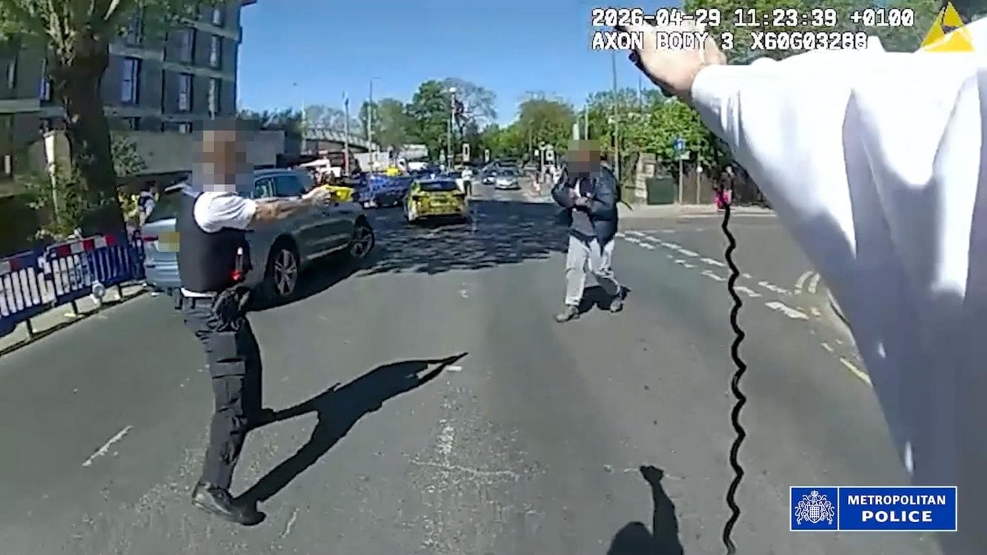 Met Police release body-worn footage of Golders Green arrest