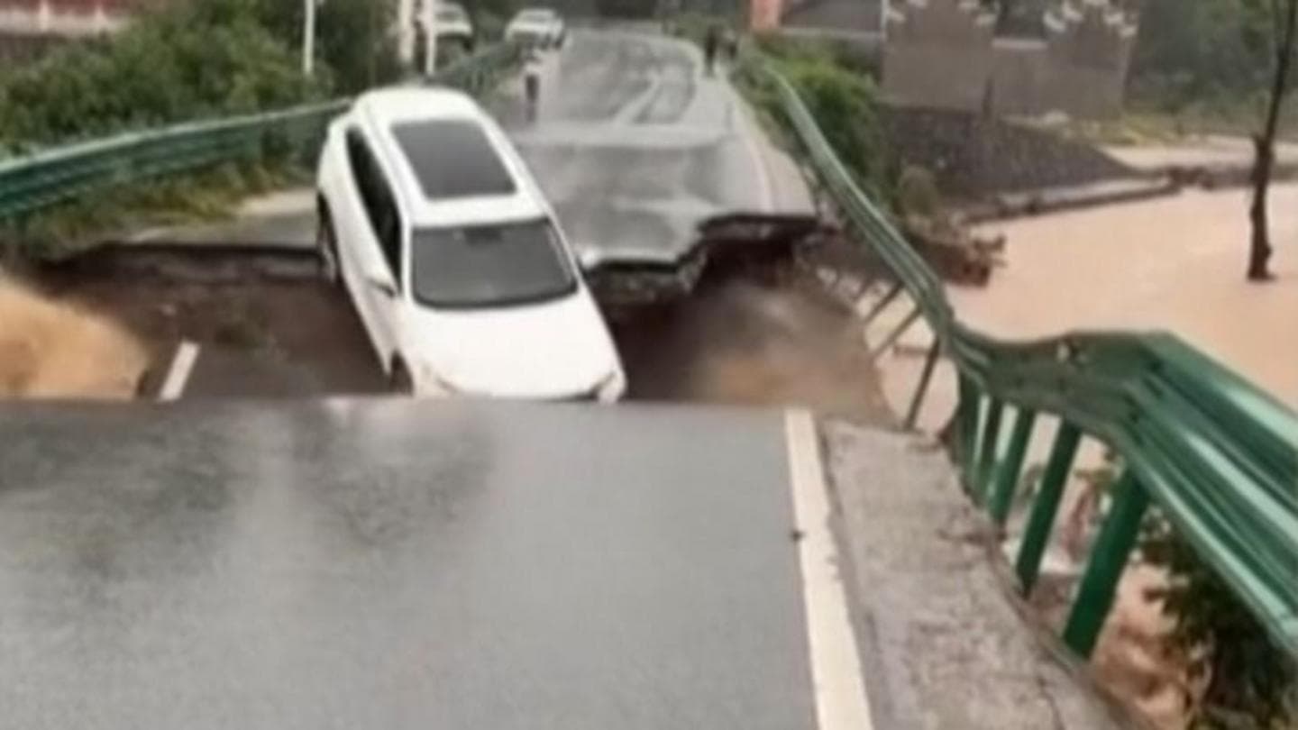 Bridge Collapse in China Sweeps Car into River; Passengers Escape