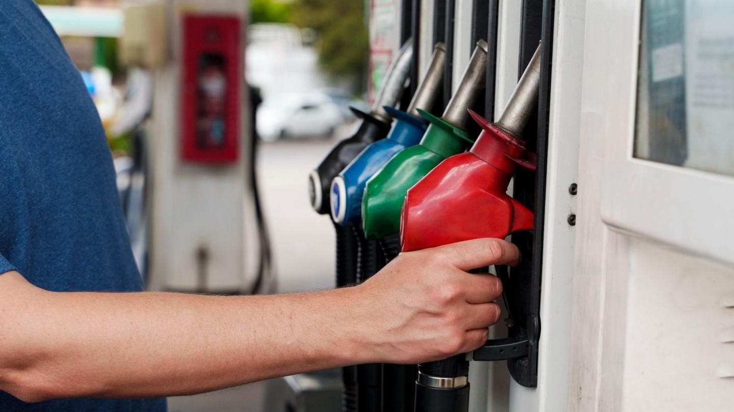 PM seeks to reassure Australians over fuel supply amid panic buying
