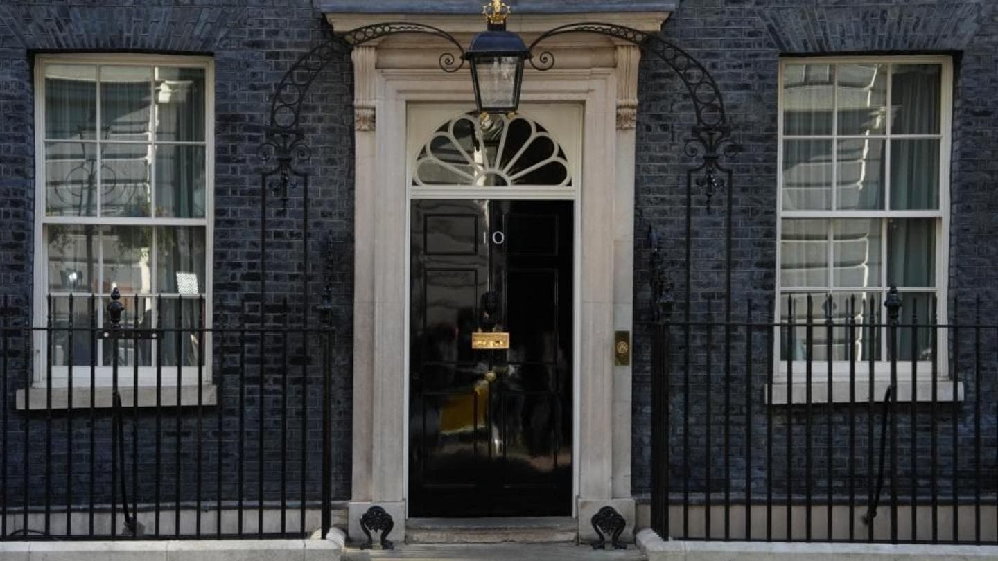Starmer Faces Leadership Challenge Amid Labour Party Election Losses