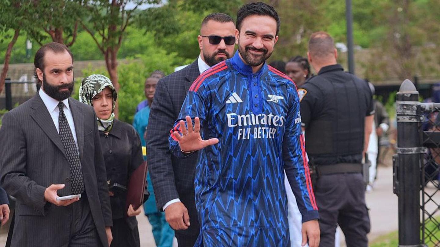 New York Mayor Attends Eid Prayers in Arsenal-Themed Tunic