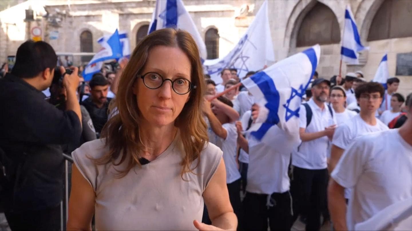 Tens of Thousands March Through Jerusalem's Old City Amid Celebrations